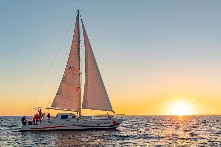 Unforgettable Sunset Cruises Around the Big Island