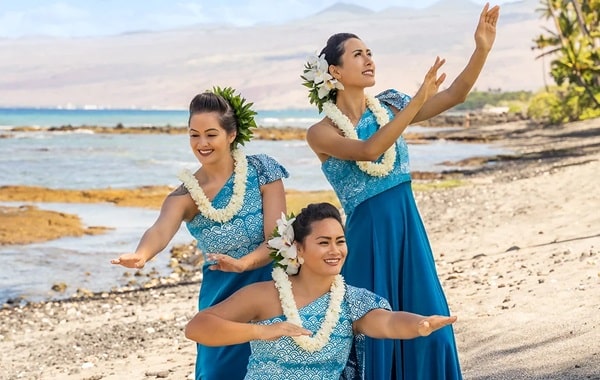 Can't-Miss Luaus on the Big Island